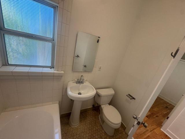 Apartment for rent in Canoga Park, California