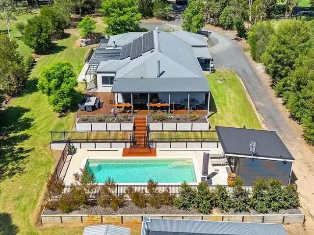 House for rent in Nicholson, Victoria