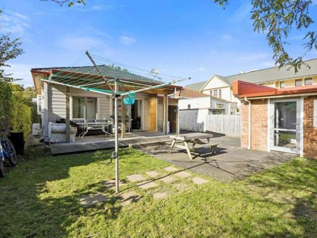 House for sale in Otakou