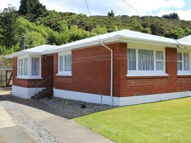 House for rent in Otakou