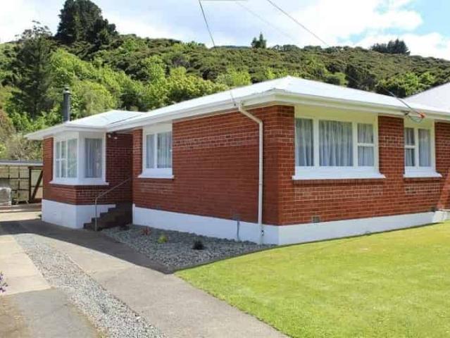 House for rent in Otakou