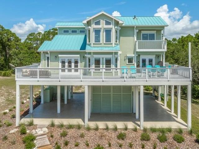 House for sale in Carrabelle, Florida