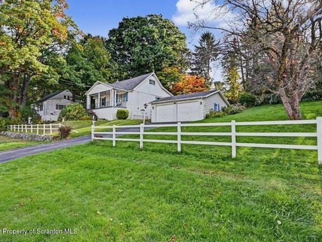 House for sale in East Mountain, Scranton