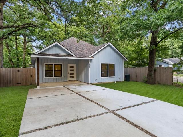 House for sale in Henderson, Texas