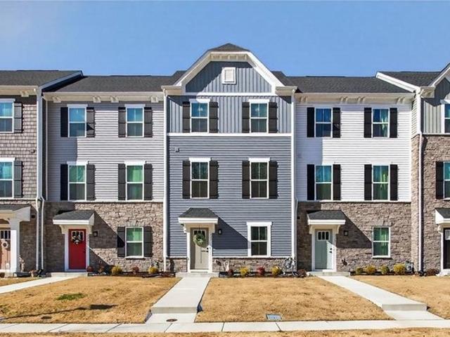 Townhouse for sale in Virginia