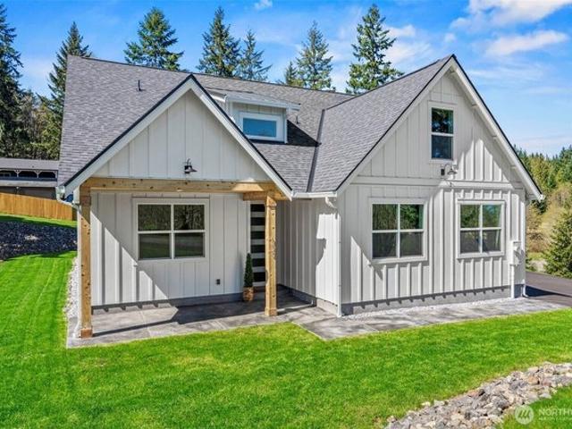 House for sale in Castle Rock, Washington