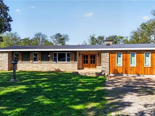 House for sale in Oswego, Labette County