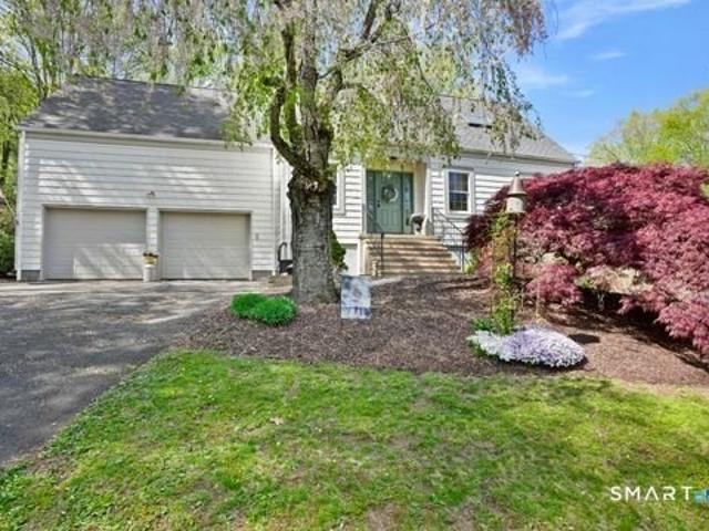 House for sale in Oxford, Connecticut