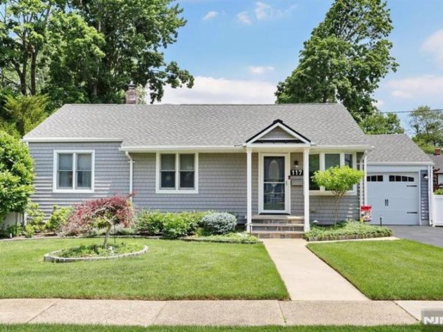 House for sale in Dumont, New Jersey