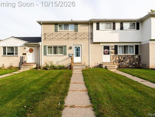 Townhouse for sale in Mount Clemens, Macomb County