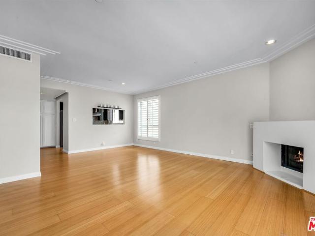 Condo for sale in Canoga Park, California