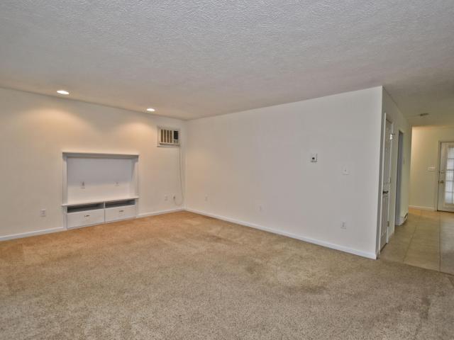 Townhouse for sale in East Stroudsburg Townhouse for sale in East Stroudsburg