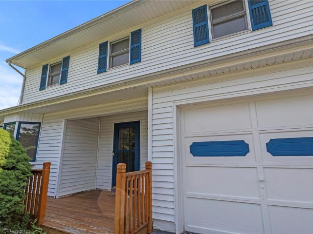 House for sale in Centereach
