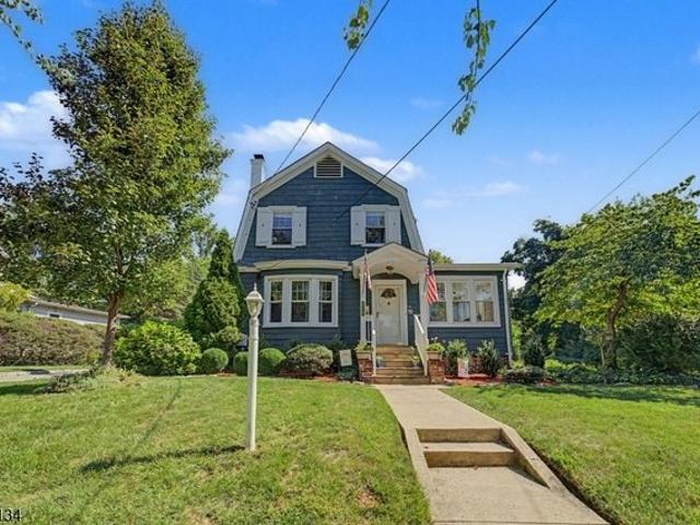 House for sale in Cranford, New Jersey