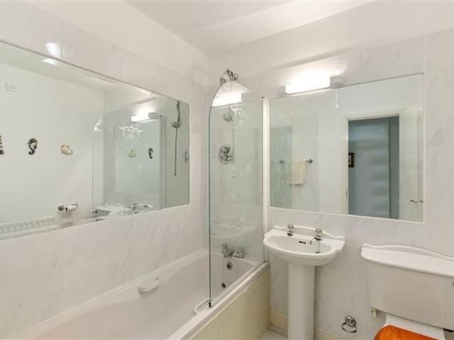 Apartment for sale in Bluebell, Dublin