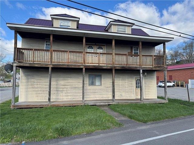 House for sale in Yukon, Pennsylvania