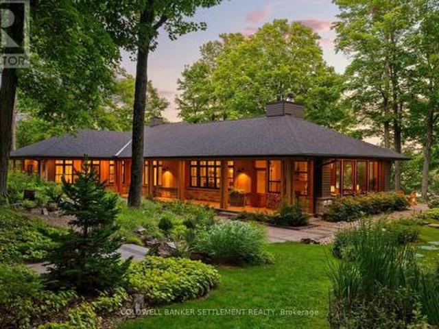 House for sale in Ontario