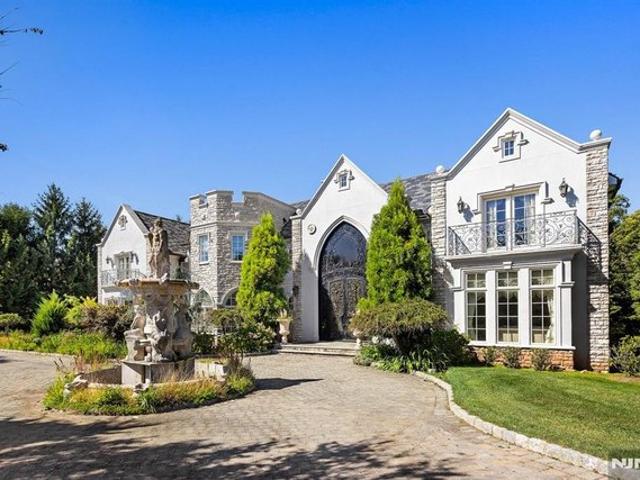 House for sale in Cresskill, New Jersey