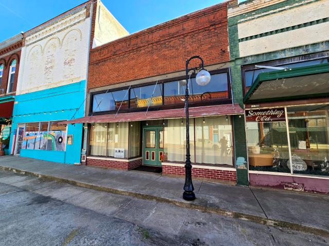 Townhouse for sale in Ash Grove, Missouri