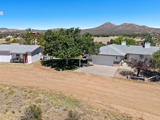 House for sale in Skull Valley, Arizona