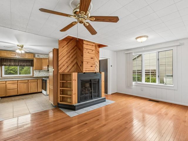 House for sale in Mchenry, Illinois