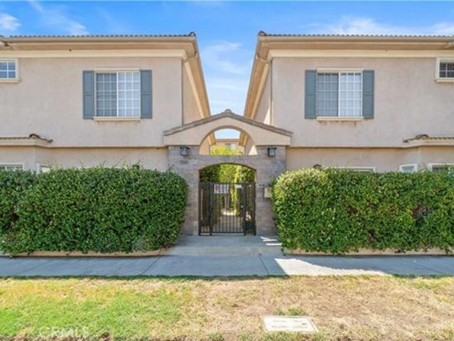Townhouse for sale in Canoga Park, California