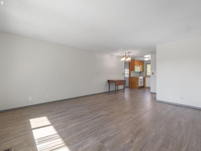 House for sale in Irving, Eugene
