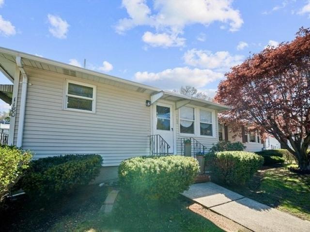 Condo for sale in Waltham, Massachusetts