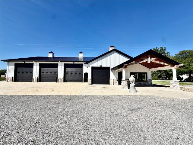 House for sale in Harpersfield Township, Lake County