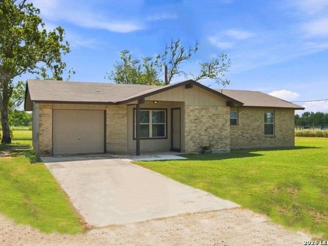 House for sale in Saint Hedwig, Texas