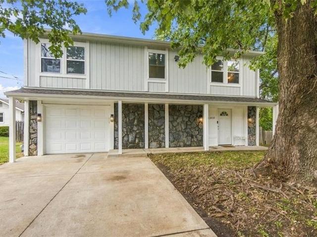 House for sale in Lenexa, Johnson County