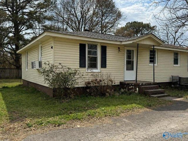 House for sale in Owens Cross Roads, Alabama