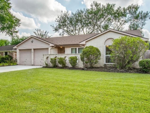 House for sale in Meadows Place, Texas