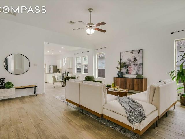House for sale in Manor