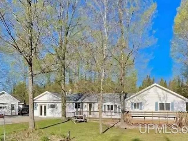 House for sale in Rapid River, Michigan