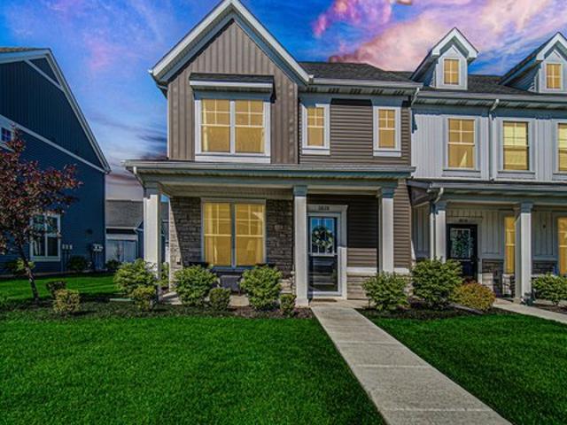 Townhouse for sale in Crown Point, Indiana
