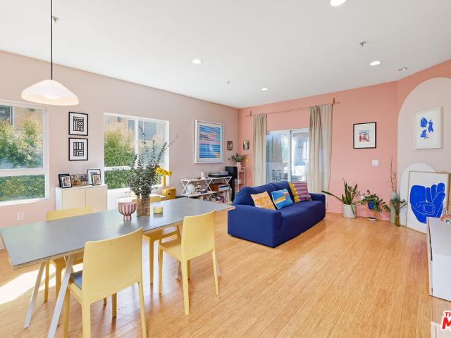 Condo for sale in Canoga Park, California