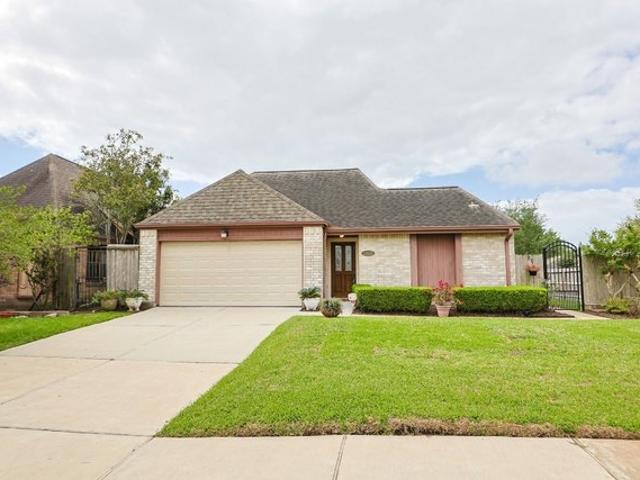 House for sale in Meadows Place, Texas