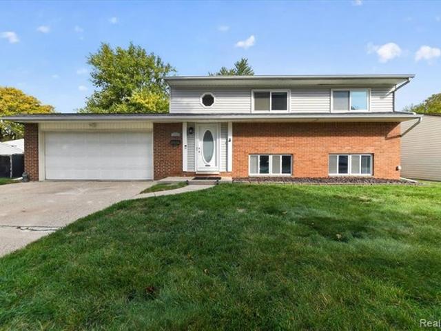House for sale in Sterling Heights, Macomb County