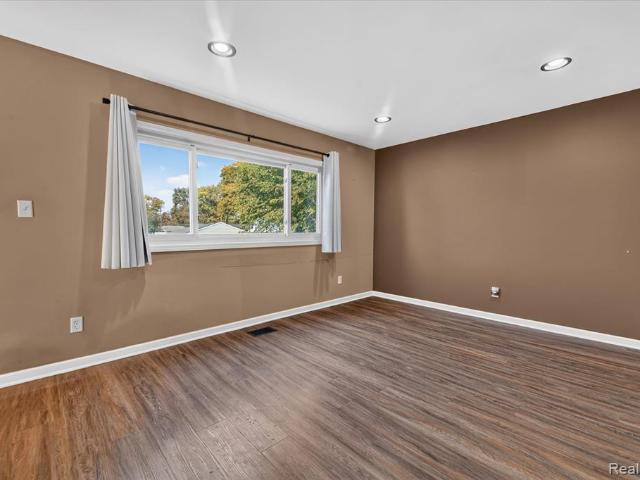House for sale in Sterling Heights, Macomb County