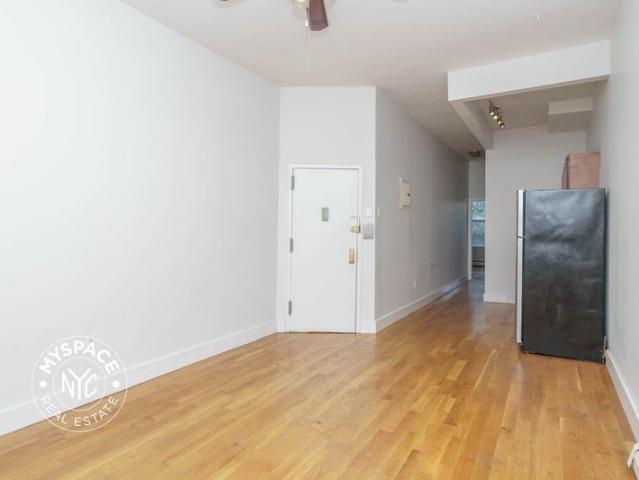 Room for rent in Arverne, New York