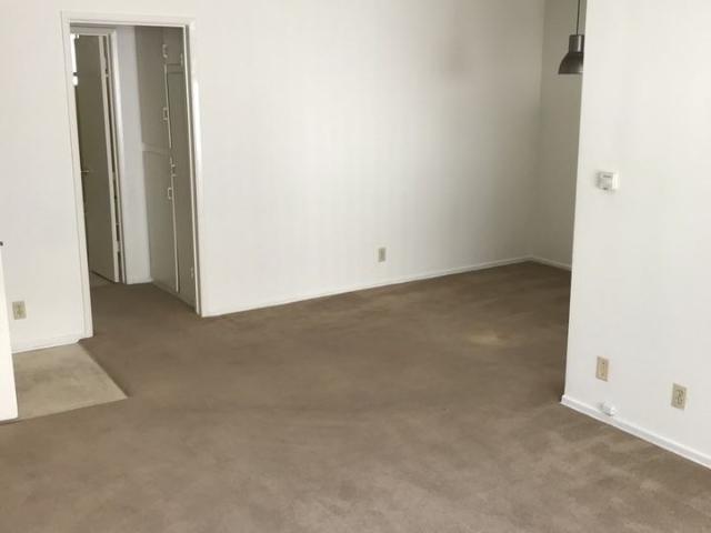 Apartment for rent in Canoga Park, California