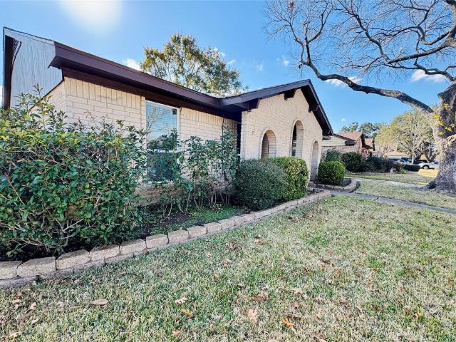 House for sale in Meadows Place, Texas