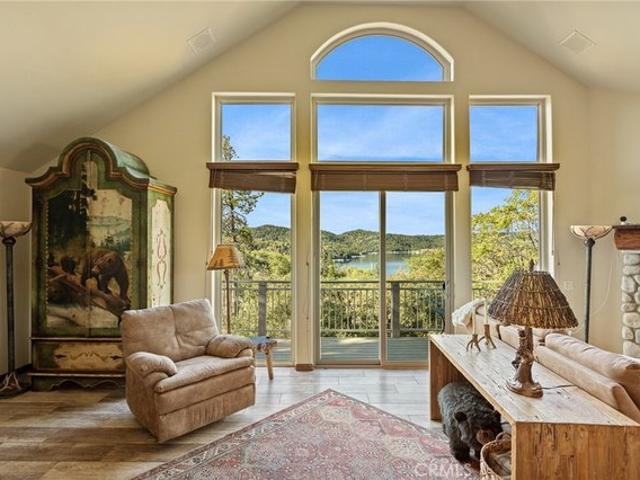 House for sale in Cedar Glen, California