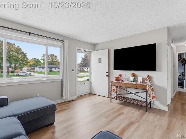 House for sale in Sterling Heights, Macomb County