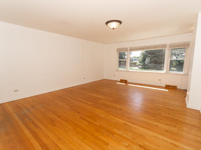 House for sale in Des Plaines, Illinois