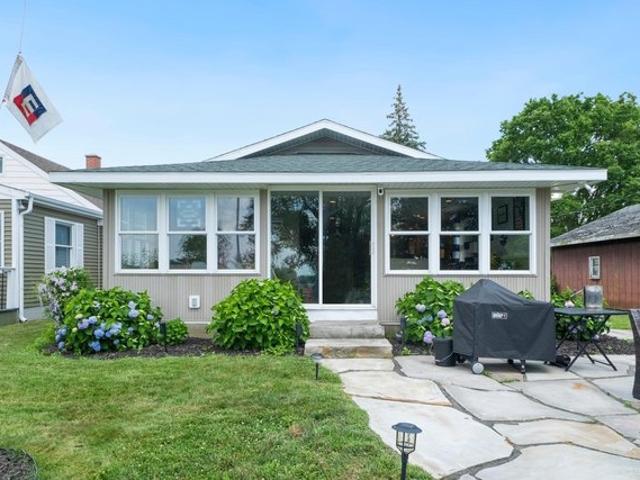 House for sale in Syracuse, Indiana
