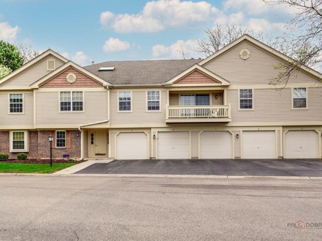 Condo for sale in Mundelein, Illinois
