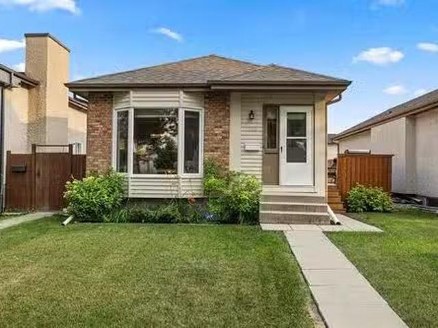 House for sale in East St. Paul, Manitoba