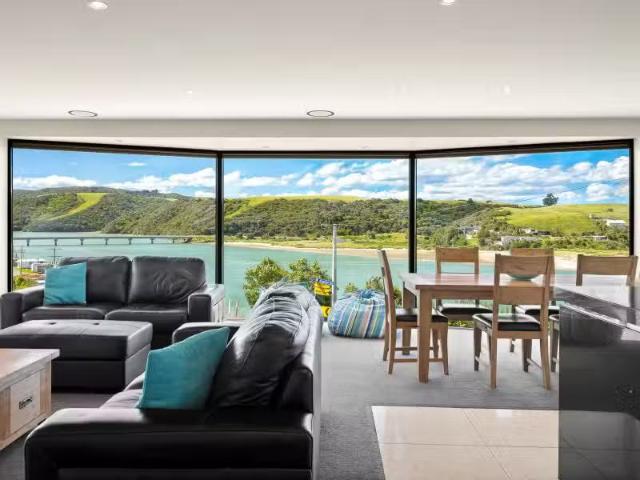 House for sale in Otakou